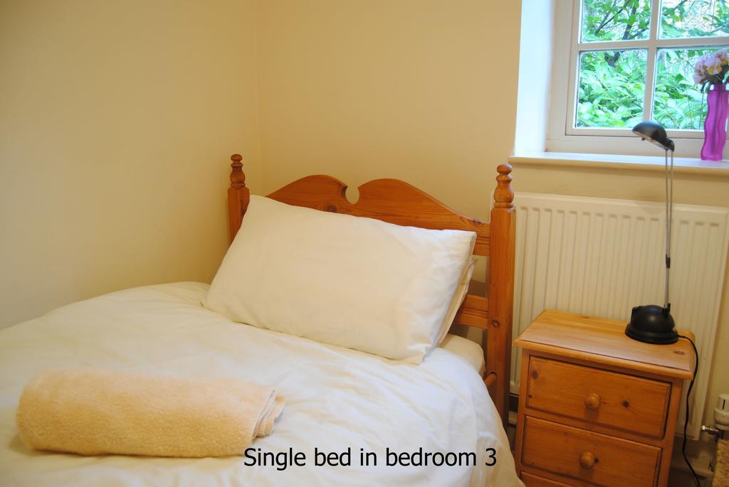 High Street Apartment Uppingham Bagian luar foto